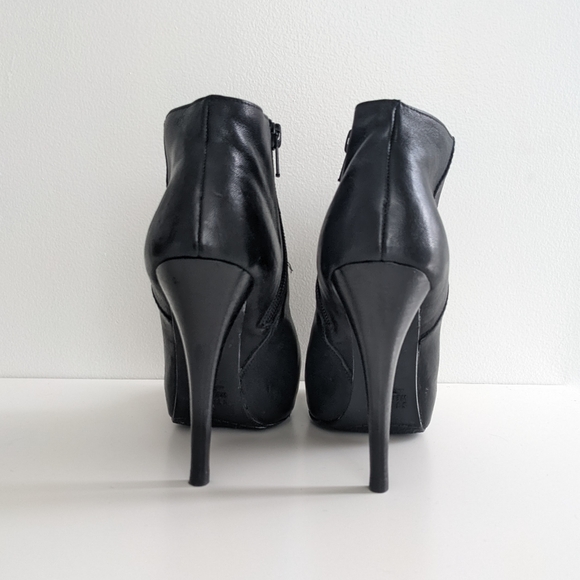 Stuart Weitzman Black Zippered High Heel Zippered Booties Size 6.5 - Picture 4 of 8